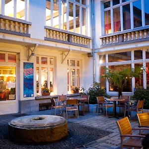Hostal Hi Jacques Brel