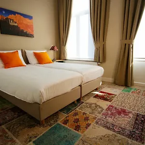Bed and breakfast Hooome